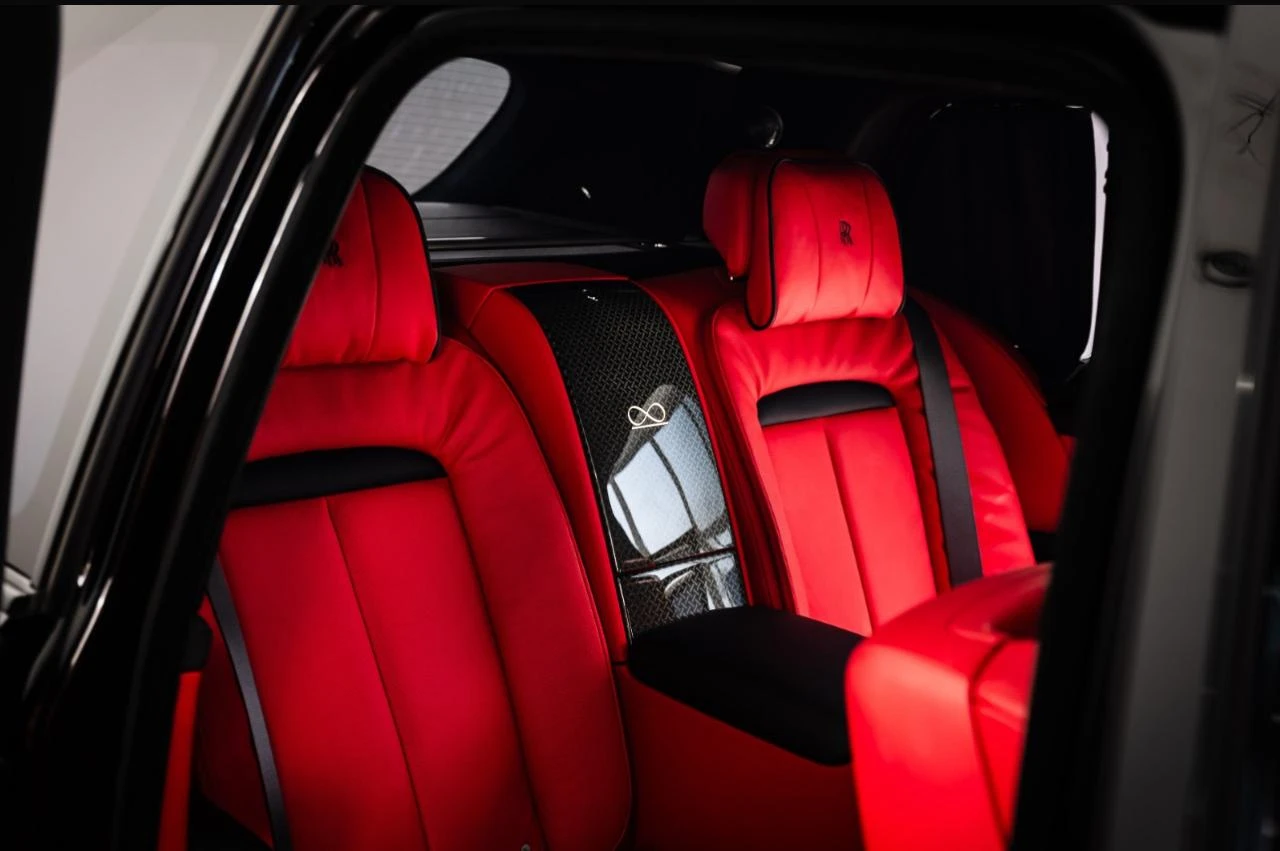 Rolls-Royce Rolls Royce Cullinan Black Badge 2022 - Luxury Car thumbnail NaN